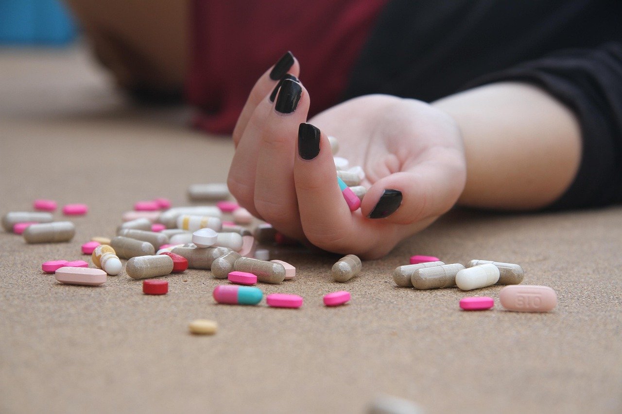 depression, mental health, sadness, mental, health, stress, pain, depressed, human, person, sorrow, upset, emotion, psychiatry, grief, unhappy, anxiety, help, illness, woman, psychology, female, pills, brown health